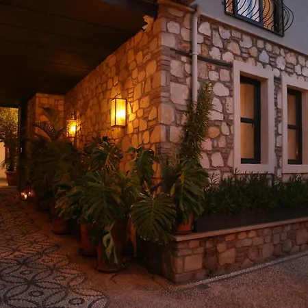 Lejlighed Flat With Lovely Garden Near Hadrian's Gate Antalya