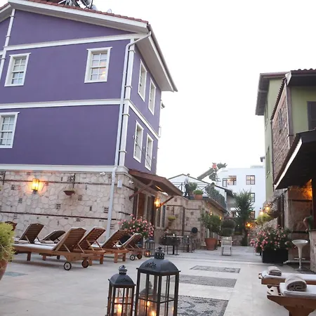 Flat With Lovely Garden Near Hadrian's Gate * Antalya